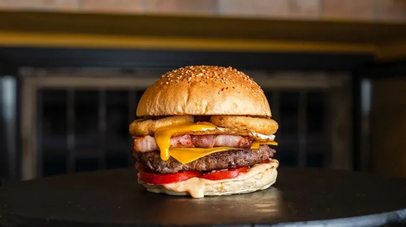 Cheeseburger de ternera con doble cheddar y bacon